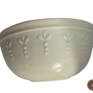 Signature Housewares Now & Then 22-Ounce Stoneware Bowl – Mint Green